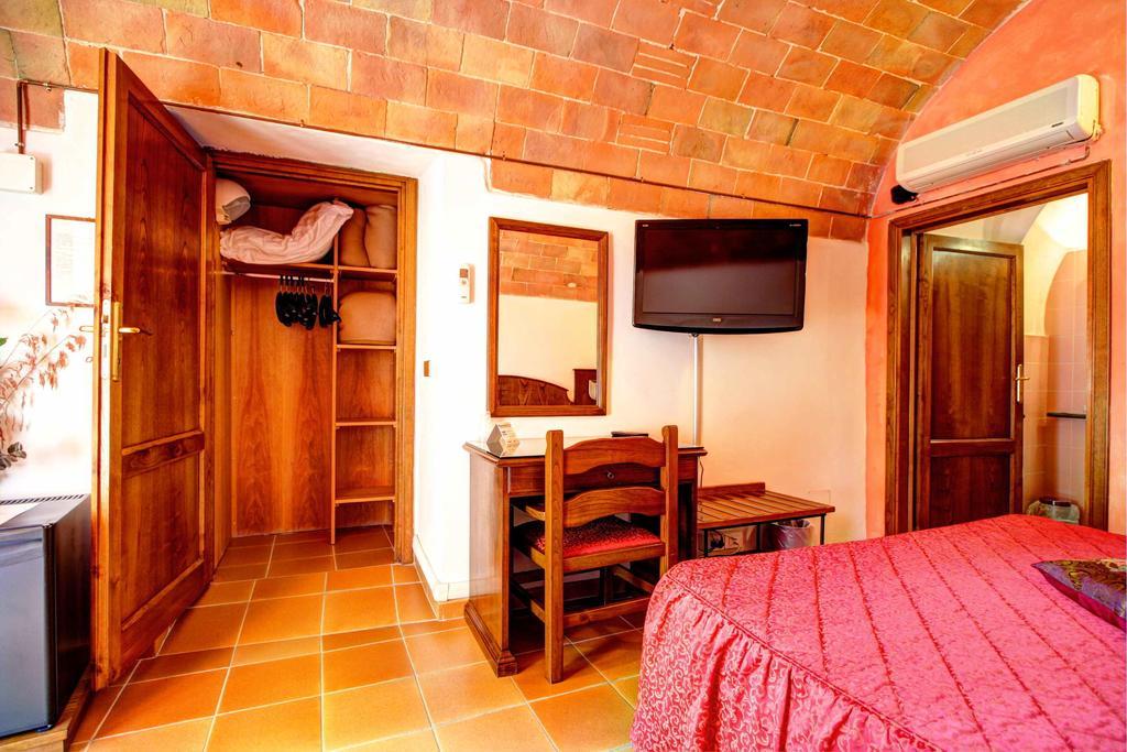 Hotel Residence Villa Rioddi Volterra Exterior photo